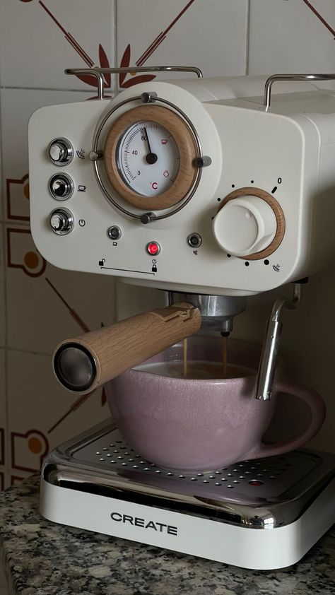 Coffee Machine Aesthetic, Kitchen Devices, Retro Lifestyle, Appliances Design, Coffee Obsession, Coffee Bar Home, Retro Interior, Coffee Corner, Espresso Maker