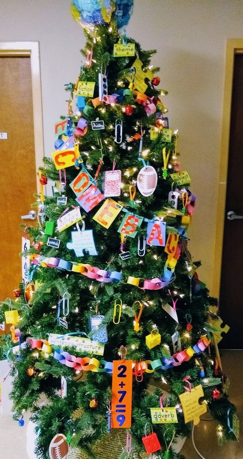 School Supply Christmas Tree, School Christmas Tree Decorations, School Theme Christmas Tree, Back To School Tree Decorations, School Themed Christmas Tree, School Christmas Tree Ideas, Classroom Christmas Tree Ideas, Back To School Tree, School Christmas Tree