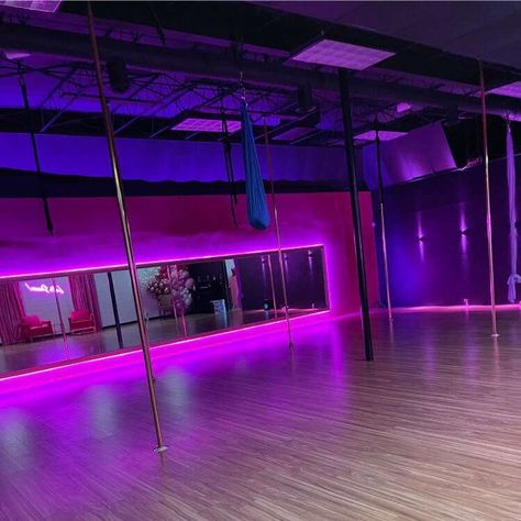 Glass Gym, Emo Barbie, Aerial Studio, Pole Studio, Dance Studio Design, Pole Dance Studio, Dance Studio Decor, Balcony Apartment, Pool Dance