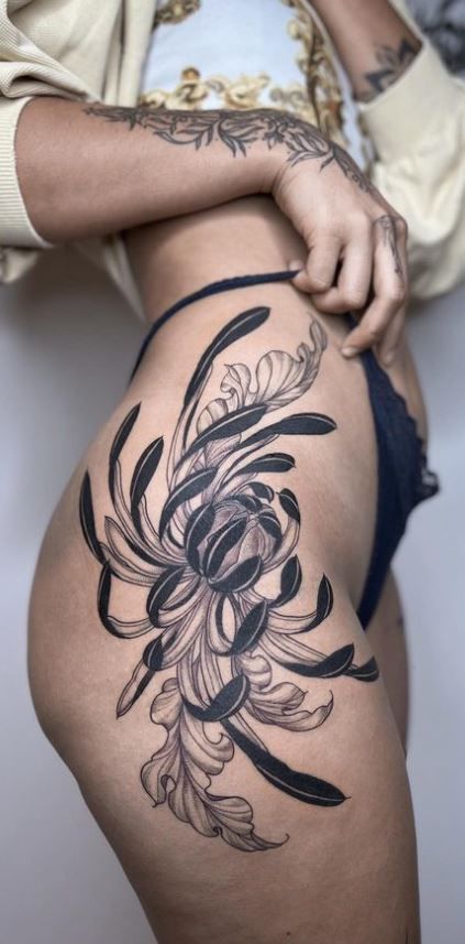 Chrysanthemum Side Tattoo, Floral Big Tattoo, Chrysanthemum Tattoo Stomach, Big Chrysanthemum Tattoo, Big Detailed Tattoos, Crysanthemum Tattoo Thigh, Flower Tattoos Large, Chrysanthemum Leg Tattoo, Chrysanthemum Tattoo Hip