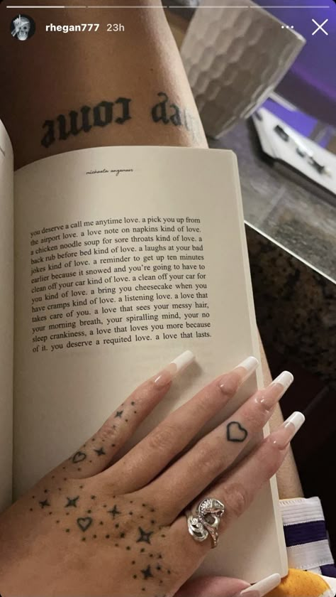 Rhegan777 Tattoos, Downtown Girl Leather Jacket, Black Cat Girl Aesthetic, Music Frank Ocean, Cat Girl Aesthetic, Ysabelle Wallace, Wallpapers Motivation, 777 Tattoo, Motivation Aesthetics