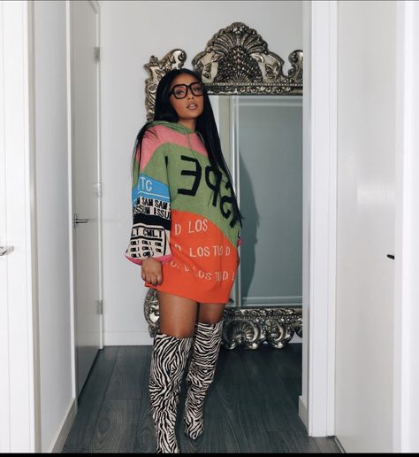 Nichole Lynel, Hoodie Model, Hello Fashion, My Bf, Oversized Hoodie, Dope Outfits, International Fashion, Fall Fashion Outfits