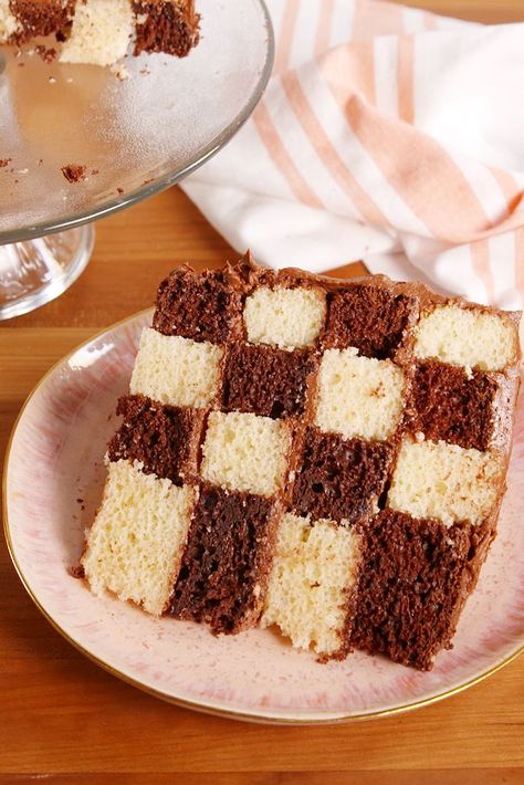 Checkerboard Cake horizontal Checkered Cake Inside, Checkerboard Cake, Mothers Day Desserts, Patterned Cake, Layer Cake Recipes, Vanilla Cake Mixes, Chocolate Covered Cherries, Classic Cookies, Chocolate Cake Mixes