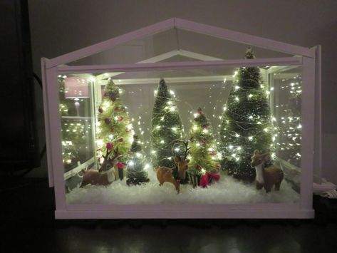 Ikea Christmas Gifts, Terrarium Ideas Decor, Ikea Terrarium, Christmas Fairy Garden Ideas, Ikea Christmas Decorations, Ikea Socker, Christmas Fairy Garden, Ikea Christmas, Christmas Shadow Boxes