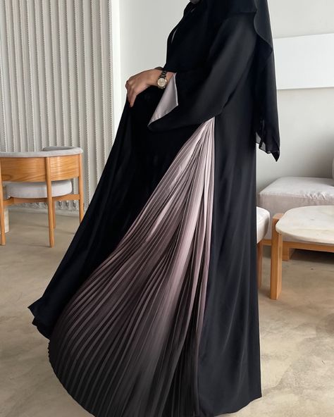 Black A-cut abaya featuring captivating ombré sides. #abaya #fashion #modestfashion #modestclothing #abayadubai #abayastyle #ootd #abayaoutfit #hijabers #fyp Black Silk Abaya, Black Abaya Outfit Ideas, Ombre Abaya, Modern Abaya Casual, Abaya Fashion Black, Abaya Business, Layered Abaya, New Abaya Designs, Abaya Inspiration