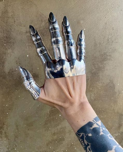 Jewelry, silver jewelry, art jewelry, hand, fingers, visual design, art design, fashion design, museum, art inspiration, silver art, silver hand Jewelry Lookbook, Mode Inspo, Dream Jewelry, Body Jewelry, Heavy Metal, Balenciaga, Silver Jewelry, Jewelry Design, Character Design