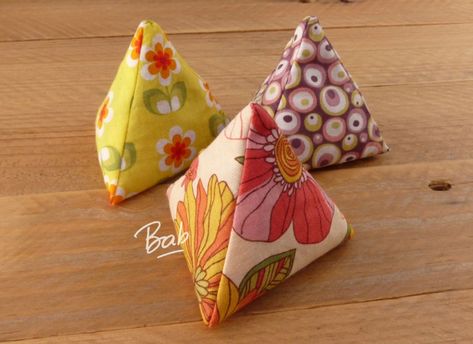 Crafts Sewing Projects, Diy Couture, Sachets, Floral Art, Sewing Projects, Origami, Lilac, Lavender, Couture