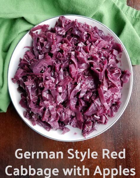 Apples And Cabbage Recipe, Cooked Red Cabbage, Nordic Recipes, German Red Cabbage, Red Cabbage With Apples, Norwegian Cuisine, Sweet And Sour Cabbage, Danish Cuisine, Scandinavian Holiday