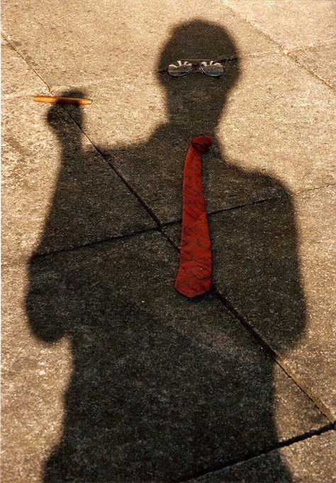 . Illusion Photography, Shadow Silhouette, Shadow Photography, Photography Street, Shadow Photos, Foto Tips, Shadow Art, Creative Portraits, Creative Photos