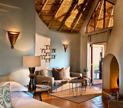 Madikwe Safari Lodge - Gallery African Spa, Safari Lodge Interior, Circular House, African Lodge, Lodge Ideas, Lodge Design, African House, African Interior, Game Lodge