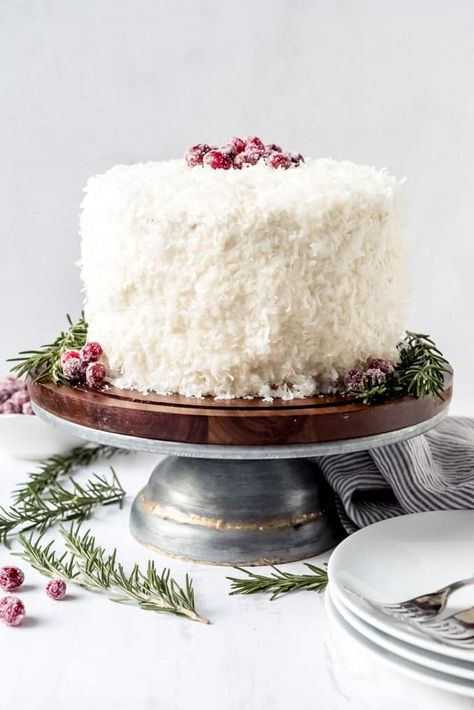 Coconut Cake Christmas, Coconut Christmas Cake, Christmas Coconut Cake, Coconut Cake Decoration Ideas, Bacon Dips, Christmas Cake Flavors, Coconut Wedding Cake, Coconut Cake Decoration, Moist Coconut Cake