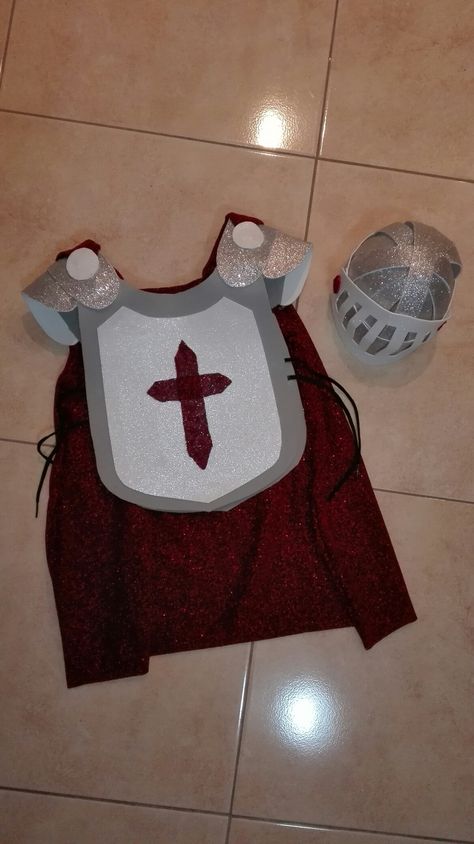 Armadura amb capa i casc cavallers sant jordi, by sus* Diy Knight Costume, Santa Joana D'arc, Cardboard Costume, Knight Costume, Church Nursery, Sunday School Activities, All Saints Day, Kids Dress Up, Armor Of God