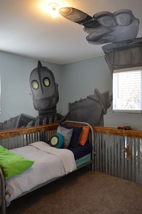 Iron Giant mural from another angle. Artist: Kathy Riley Giant Wall Art, Iron Giant, The Iron Giant, Kid Spaces, Kids' Room, Boy's Room, My Dream Home, Kids Bedroom, Bedroom Interior