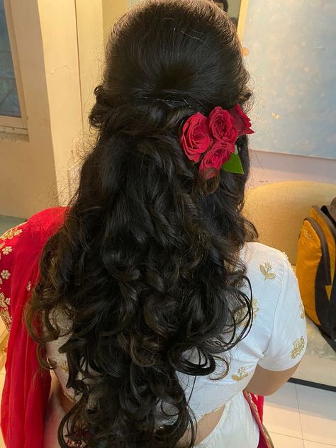 Adorable Artificial Flower Buns for Any Occasion Saree Hairstyles With Rose, Hair With Flowers Indian, Rose In Hair Hairstyles Indian, Red Rose Hairstyle Open Hair, Hairstyles With Rose Flower, Hairstyles With Red Roses, Red Rose Hairstyle, Red Roses In Hair, Hairstyle With Roses