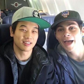 Dylan and Ki Hong Maze Runner Tumblr, Uk Icon, Tmr Cast, Maze Runner Trilogy, Dylan Obrian, Maze Runner Funny, Maze Runner Cast, Maze Runner Movie, The Scorch