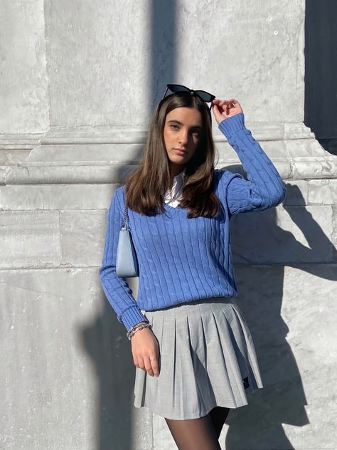 Preppy Sweater Tied Around Neck, Ralph Lauren Blue Sweater Outfit, Blue Sweater Outfit Aesthetic, Blue Ralph Lauren Sweater Outfit, Preppy Outfits Blue, Baby Blue Sweater Outfit, Preppy With An Edge, Blue Preppy Outfit, Ralph Lauren Sweater Outfit