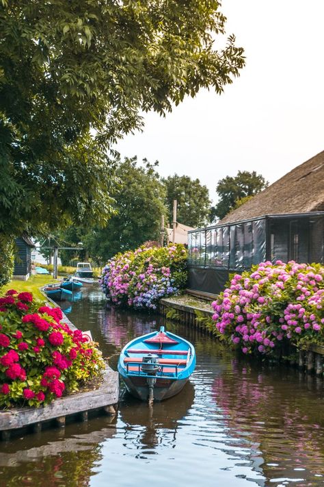 Day trip to the fairytale village of Giethoorn, also referred to as the Venice of the Netherlands Amsterdam Sights, Short Vacation, Amsterdam Canals, Visit Amsterdam, Netherlands Travel, Amsterdam Travel, Amsterdam Netherlands, A Perfect Day, Face Off