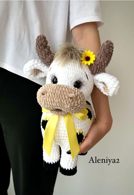 Aleniya2 Crocheted Cow Pattern, Cow Crochet, Amigurumi Cow, Crochet Cow, Crochet Sunflower, Crochet Lessons, Cow Pattern, Crochet Toys Patterns, Crochet Basics