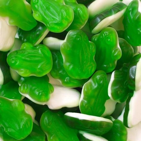 green & white gummy frogs Gummy Frogs, Harry Potter Movie Night, Frog Birthday, Nostalgic Candy, Green Candy, Funny Frogs, Leap Frog, Bulk Candy, Sweet Shop