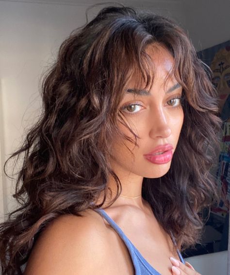 Naturally Wavy Hair Cuts, Bangs Wavy Hair, Natural Curly Hair Cuts, Curly Hair Photos, Haircut Inspo, Wavy Haircuts, Natural Wavy Hair, Haircuts For Wavy Hair, Cindy Kimberly