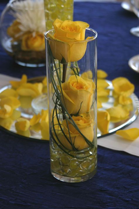 Yellow Table Centerpieces, Yellow Centerpiece, Yellow Centerpieces Birthday, Yellow Rose Decorations, Yellow Roses Wedding Decor, Yellow Roses Centerpieces, Yellow Rose Centerpiece, Yellow And White Centerpieces Simple, Yellow Flower Centerpieces