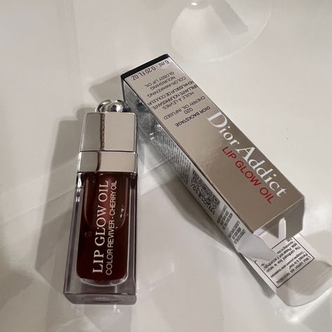 shade in mahogany Dior Lip Glow Oil Mahogany, Mahogany Dior Lip Oil, Dior Lip Oil Mahogany Aesthetic, Dior Lip Oil Shades, Dior Lip Glow Mahogany, Dior Lip Oil Mahogany, Dior Mahogany, Dior Lip Oil Aesthetic, Makeup Aesthetic Products