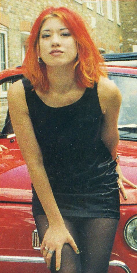 Miki Berenyi, Lush Band, Riot Grrrl, Iconic Women, 90s Fashion, Pretty Woman, Pretty People, Cool Girl, Lush