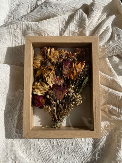 Preserving Dried Flowers, Preserving Flowers, Flowers Frame, 3d Frames, Dry Flower, Fake Flower, Preserved Flowers, Book Nook, Shadow Boxes