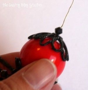 Jeweled Bugs, Spider Tutorial, Bead Bugs, Bead People, Beaded Creatures, Bead Things, Beaded People, Wire Spider, Christmas Beading