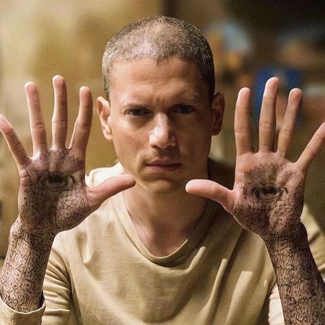 @scofield.earl on Instagram: "Prison Break season 5 ✨️🌙 #prisonbreak #wentworthmiller #michaelscofield" Prison Break 5, Prison Break Quotes, Theodore Bagwell, Rockmond Dunbar, Prison Break 3, Michael Schofield, Wentworth Miller Prison Break, Sarah Wayne Callies, Michael Scofield