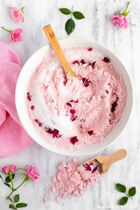 Milk Bath Recipe (6 Nourishing DIY Milk Baths for Soft Skin) Milk Bath Salts Diy, Rose Milk Bath Recipe, Bath And Beauty, Diy Bath Milk, Milk Bath Diy Recipes, Mineral Bath Soak Diy, Diy Bath Powder, Rose Bath Aesthetic, Bath Diy Recipes