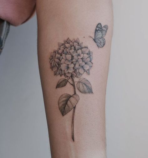 Grandparent Tattoos, Black Eyed Susan Tattoo, Fine Line Flower Tattoo, Line Flower Tattoo, Botanical Sleeve, Wisdom Tattoo, Hydrangea Tattoo, Flower Tattoo Ideas, Chic Tattoo