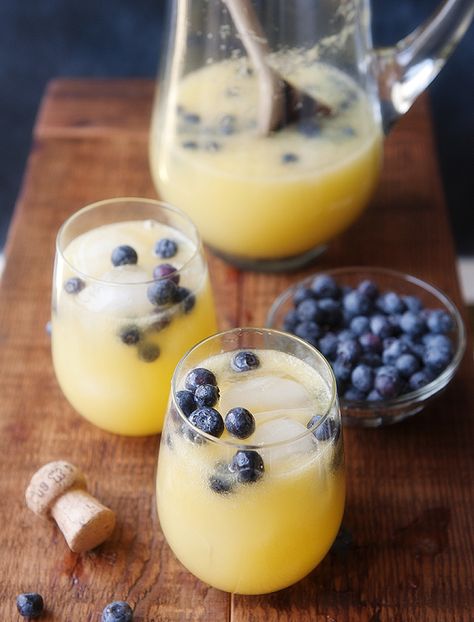 mimosa sangria | pretty plain janes Unique Mimosas, Mimosa Sangria, Easter Brunch Cocktails, Fall Sangria Recipes, Easy Sangria Recipes, Mimosa Recipe, Fall Cocktails Recipes, Seasonal Cocktail, Shape Magazine