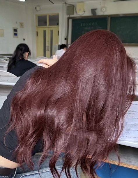 Brown Hair On Brown Skin, Strawberry Brown Hair, Mahogany Red Hair, Cherry Brown Hair, Mahogany Brown Hair, Mahogany Hair, Red Hair Inspo, Cute Hair Colors, Cherry Hair