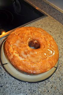 Southern Specialties: Sun Drop Pound Cake Sundrop Pound Cake, Sundrop Cake Recipe, Donut Bundt Cake, Squash Cakes, Lemon Desserts Easy, Bundt Pan Recipes, Buttered Vegetables, Cake Mixture, Lemon Pound Cake