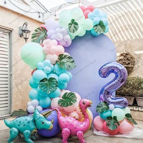 Dinasour Birthday, Wild Theme, Girl Dinosaur Party, Girl Dinosaur Birthday, Dinosaur Balloons, Ballon Party, Baby Birthday Themes, Dinosaur Theme Party, Girl Dinosaur