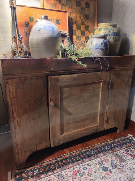 Small Buffet Cabinet, Primitive Dry Sink, Primitive Cabinets, Bread Boards, Dry Sink, Decorative Ideas, Primitive Furniture, Country Bedroom, Primitive Decorating Country