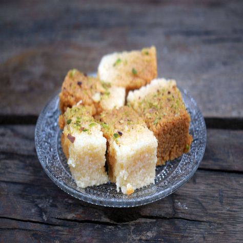 Fusion Mithai, Milk Cake Recipe Indian, Cake Recipe At Home, Milk Cakes, Decadent Wedding, Milk Cake Recipe, Three Milk Cake, Indian Milk, Hot Milk Cake