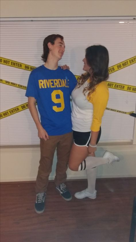 Veronica and Archie Riverdale Halloween Couples Costume Veronica And Archie, Archie Riverdale, Riverdale Halloween Costumes, Archie Betty And Veronica, Halloween Couples Costume, Halloween Couples, Couples Costume, Betty And Veronica, Seasons Change