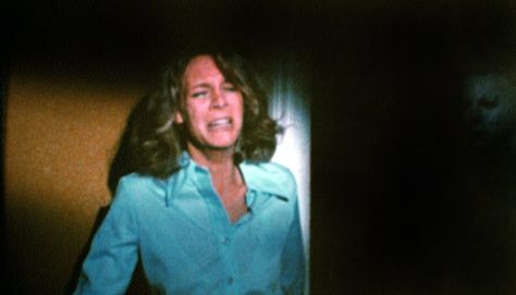 Pin for Later: 24 Memorable Scream Queens of the Big Screen Jamie Lee Curtis, Halloween Laurie Strode Costume, Jamie Lee Curtis Halloween, Laurie Strode, Girl Halloween Costumes, Final Girl, Halloween 1978, Lee Curtis, Mazzy Star, The Boogeyman