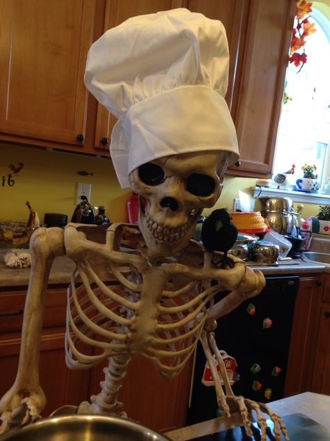 Chef Bones. Skeleton Pics, Funny Halloween Jokes, Silly Skeleton, Bag Of Bones, Bag Of Candy, Fairy Tail Funny, Cool Skeleton, Halloween Jokes, Calico Critters Families