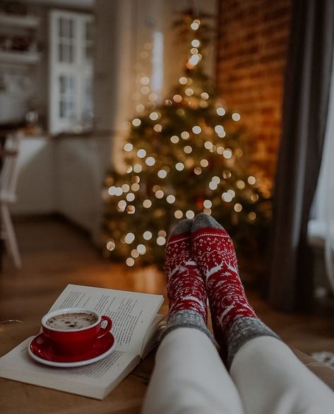 Cosy Christmas, Happy Winter, Instagram Christmas, Christmas Photoshoot, December Daily, Christmas Past, Christmas Mood, Christmas Photo, New Years Decorations