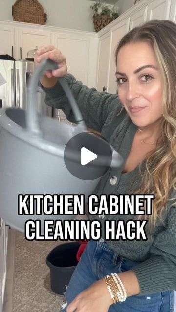 Heather Rhodes on Instagram: "ollow me for more easy cleaning tips. 🤚🏼If you’re not mopping your kitchen cabinets clean, you’re doing it wrong. I do this once a month and it literally takes no time at all. Mop head should be wrung out almost dry, no dripping, no streaks! Toss in the washing machine to clean when done. Or I also like to soak in white vinegar first then wash. Maintenance is key when it comes to keeping a clean home. If you do a little each day, you’ll never get behind. Download my FREE cleaning checklist to help you maintain your home. Comment OSM40 for my spin mop I use for everything but my floors. Happy cleaning, love you, mean it!" Spin Mop Cleaning Hacks, Spin Mop Hacks, Free Cleaning Checklist, Kitchen Cleaning Checklist, Clean Kitchen Floor, Cleaning Cabinets, Clean Kitchen Cabinets, Cleaning Tricks, Spin Mop