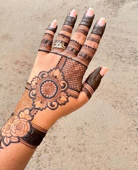 Back Hand Henna Design, Back Hand Henna, Back Hand Mehndi Design, Short Mehndi Design, Back Hand Mehndi, Hand Mehndi Design, Mehndi Designs 2018, Mehndi Designs Bridal Hands, Mehndi Designs For Kids