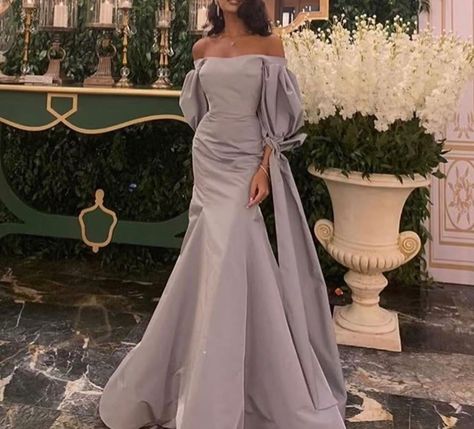 𝒮𝓉𝓎𝓁𝑒 𝐼𝓃 𝒮𝒶𝓊𝒹𝒾 on Instagram: “✨✨✨ ‏ #styleinsaudi #fashion #saudi #style #trends #saudiwomen #trend #fashionposts #ootd #fashionpics #pics #styleoftheday #fashionlover…” Sister Of The Groom Dress, Saudi Style, Sister Of The Groom, Sisters Dress, Style Trends, Groom Dress, The Groom, Fashion Pictures, Simple Outfits