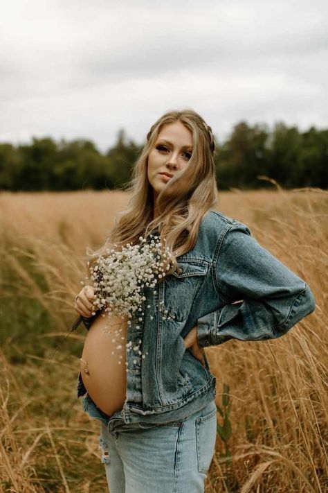 Maternity Pictures Jeans And Flowers, Maternity Photo Flower Crown, Demin Maternity Shoot, Spring Outdoor Maternity Photos, Single Mom Maternity Photography Poses, Maternity Session With Flowers, Maternity Photography In Jeans, Maternity Photo Shoot Ideas Country, Maternity Photos Blue Dress