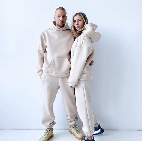 Couples Outfits Matching, Heavy Hoodie, Outfit Hoodie, Cute Couple Outfits, Hoodie And Sweatpants, Sports Trousers, Couple Outfits, Mens Streetwear, Outdoor Outfit