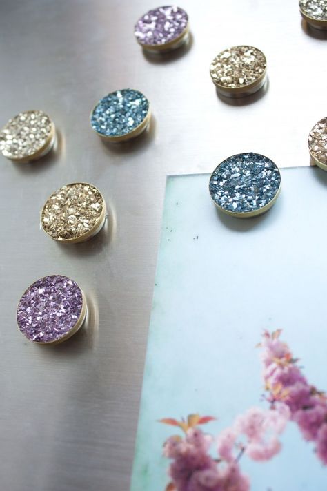 Diy Glitter Magnets First Day Of School Breakfast, School Breakfast Ideas, Diy Projects For School, Diy Back To School Supplies, School Photo Ideas, Customized School Supplies, First Day Of School Photo, Escuela Diy, Diy Locker