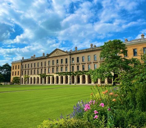 Oxford University, Lady Magdalen College, England, aesthetic, garden, academia, dream trip 2021, dream summer, college Oxford University England, Magdalen College, Oxford Student, England Aesthetic, Day Trips From London, Dream Summer, Aesthetic Garden, School Garden, Dream Trip