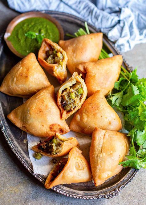 Vegetable Samosa, Cilantro Chutney, Samosa Recipe, India Food, Chutney Recipes, Simply Recipes, Samosa, Chutney, Cilantro